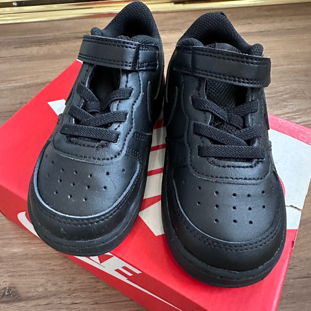 Nike Kids Black Sneakers